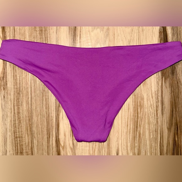 EUC 𝐋𝐒𝐩𝐚𝐜𝐞 𝑟𝑒𝑣𝑒𝑟𝑠𝑖𝑏𝑙𝑒 𝑏𝑖𝑘𝑖𝑛𝑖 𝑏𝑜𝑡𝑡𝑜𝑚𝑠 - Picture 7 of 8